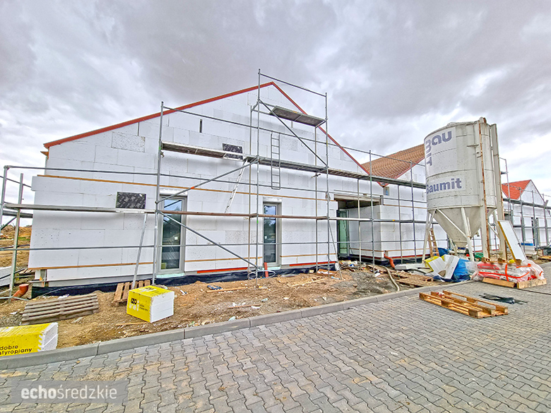 Trwa budowa Centrum Usług Społeczno –Zdrowotnych w Piekarach