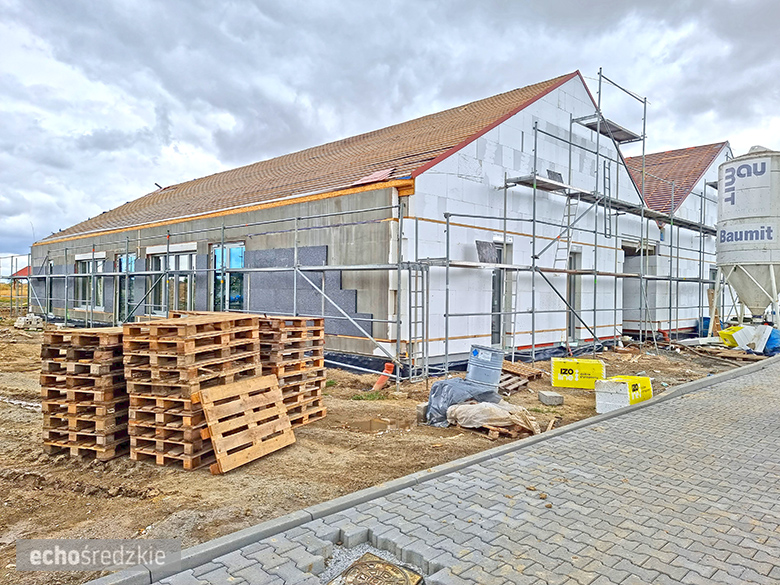 Trwa budowa Centrum Usług Społeczno –Zdrowotnych w Piekarach