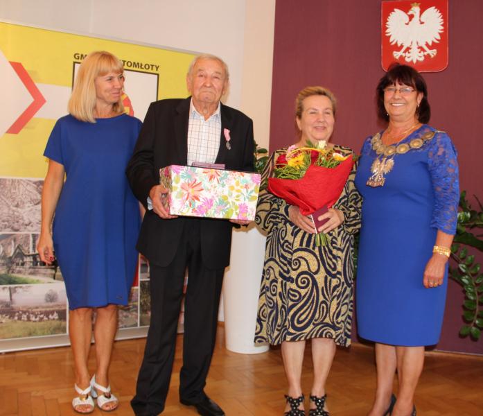 Wręczono medale za długoletnie pożycia małżeńskie