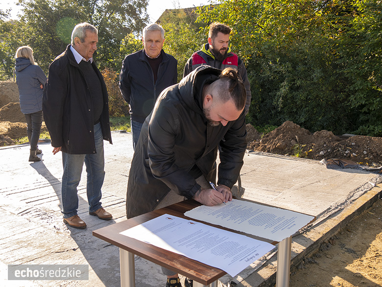 Wmurowano kamień węgielny w budynek remizy strażackiej w Bogdanowie