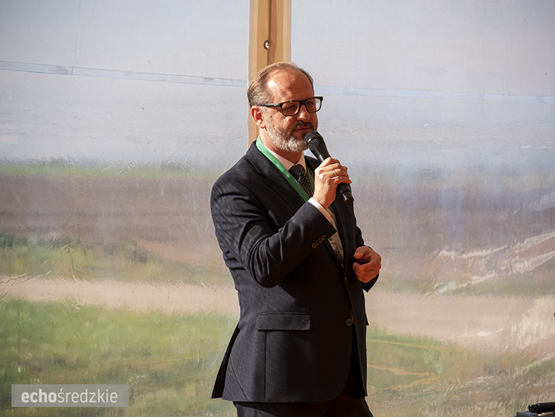 Zwieńczenie budowy farmy wiatrowej w Kostomłotach