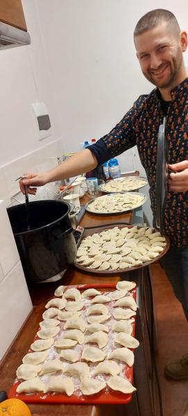 Wspólne lenienie pierogów w Malczycach