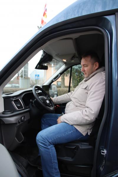  Nowy samochód do przewozu osób niepełnosprawnych w gminie Udanin odebrany