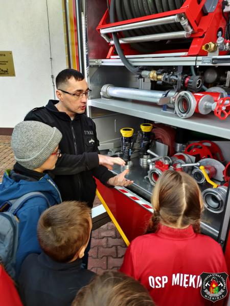 Pierwsza zbiórka Młodzieżowej Drużyny Pożarniczej w Miękini