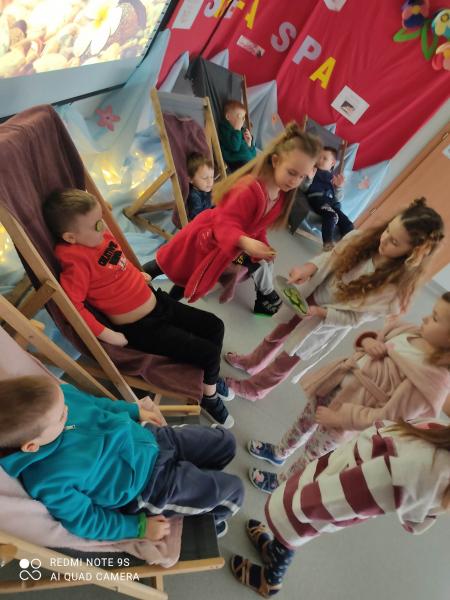 Dzień Kobiet w grupie Pszczółki