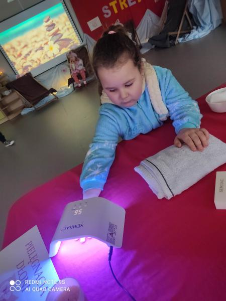 Dzień Kobiet w grupie Pszczółki