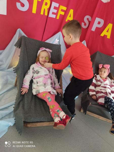 Dzień Kobiet w grupie Pszczółki