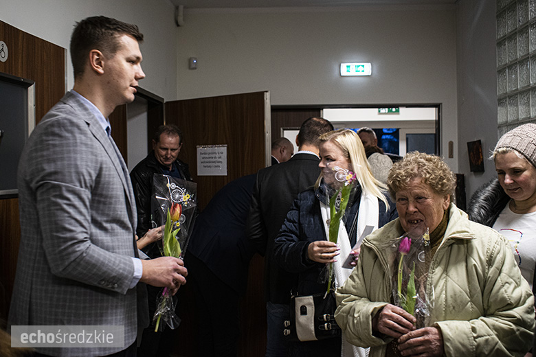 Dzień Kobiet z największymi przebojami Elvisa