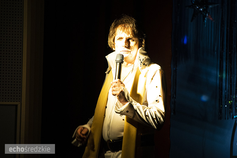 Dzień Kobiet z największymi przebojami Elvisa