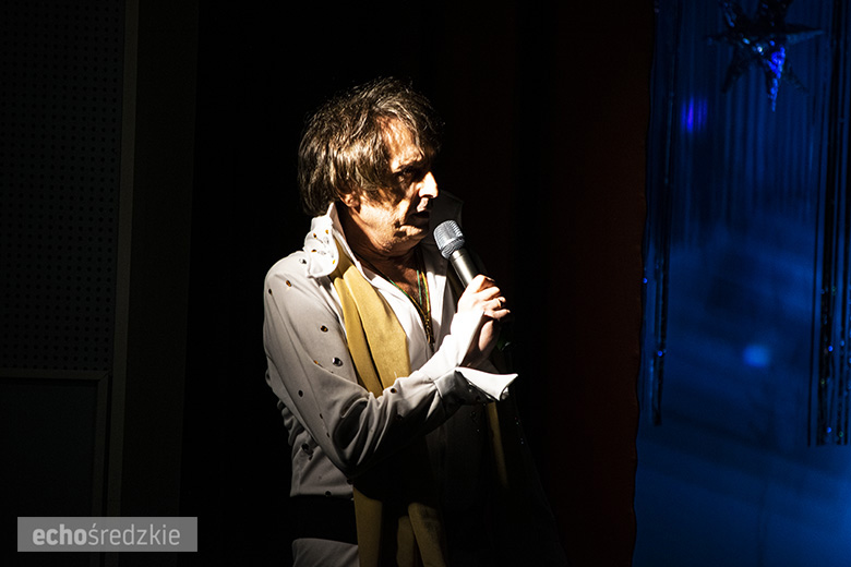 Dzień Kobiet z największymi przebojami Elvisa