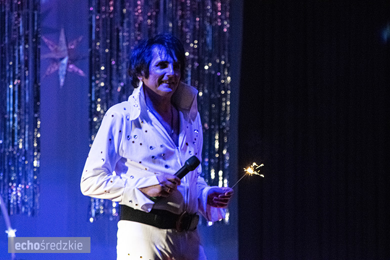 Dzień Kobiet z największymi przebojami Elvisa