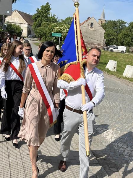 Przyjęcie sztandaru w Szkole Podstawowej im. Jana Brzechwy w Mieczkowie 