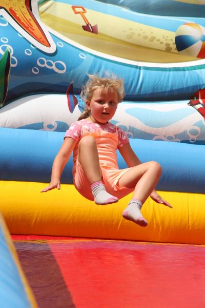 Lato z Komarami w Malczycach