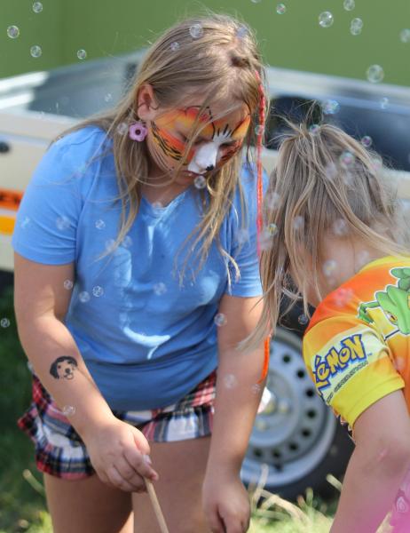 Lato z Komarami w Malczycach