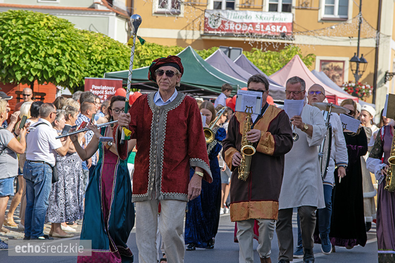 Deptanie winogron tradycyjnie rozpoczęło tegoroczne Święto Wina. Poznaliśmy Miss Winnego Grona