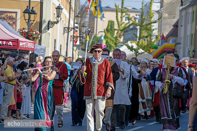 Deptanie winogron tradycyjnie rozpoczęło tegoroczne Święto Wina. Poznaliśmy Miss Winnego Grona