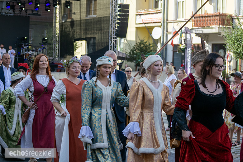 Deptanie winogron tradycyjnie rozpoczęło tegoroczne Święto Wina. Poznaliśmy Miss Winnego Grona