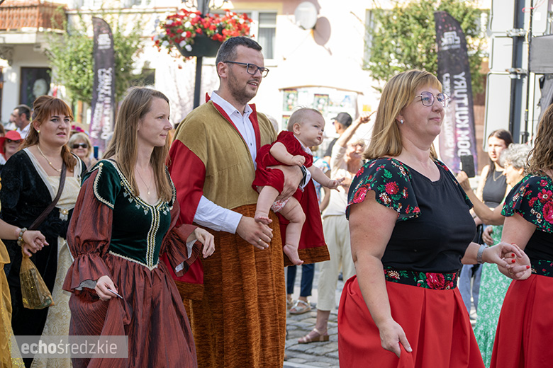 Deptanie winogron tradycyjnie rozpoczęło tegoroczne Święto Wina. Poznaliśmy Miss Winnego Grona