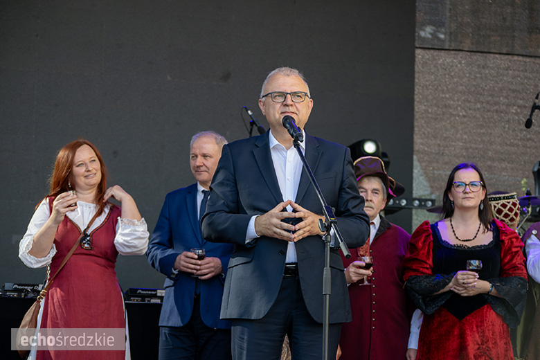 Deptanie winogron tradycyjnie rozpoczęło tegoroczne Święto Wina. Poznaliśmy Miss Winnego Grona