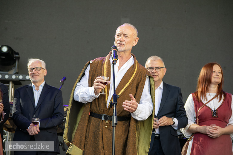 Deptanie winogron tradycyjnie rozpoczęło tegoroczne Święto Wina. Poznaliśmy Miss Winnego Grona