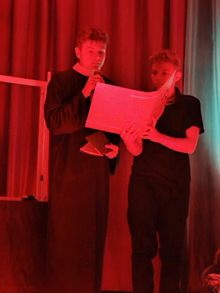 Przedstawienie w GOK Kostomłoty