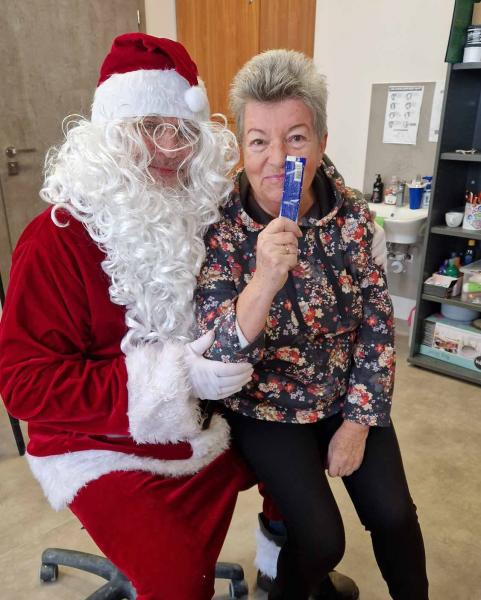 Świąteczne Elfy zaangażowały Seniorów w świąteczne przygotowania!