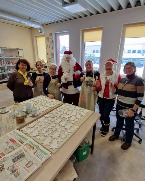 Świąteczne Elfy zaangażowały Seniorów w świąteczne przygotowania!