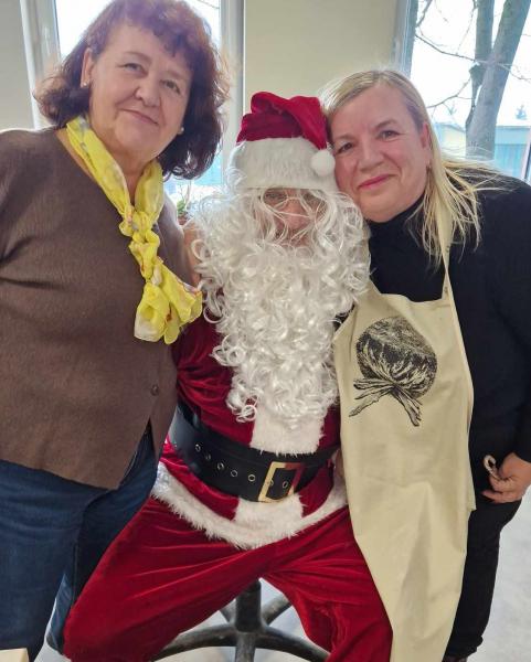 Świąteczne Elfy zaangażowały Seniorów w świąteczne przygotowania!