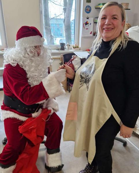 Świąteczne Elfy zaangażowały Seniorów w świąteczne przygotowania!