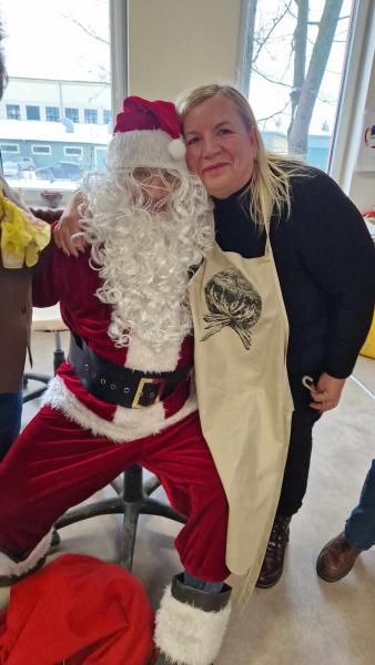 Świąteczne Elfy zaangażowały Seniorów w świąteczne przygotowania!