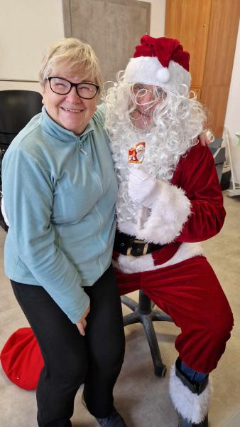 Świąteczne Elfy zaangażowały Seniorów w świąteczne przygotowania!