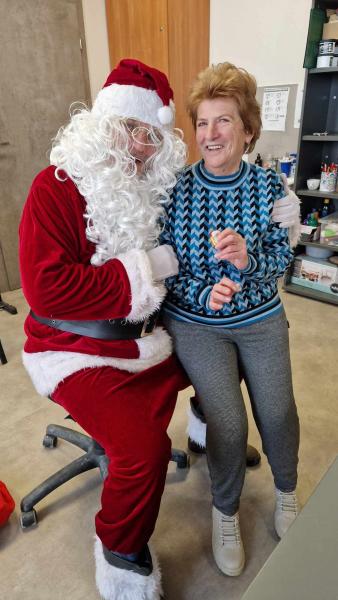 Świąteczne Elfy zaangażowały Seniorów w świąteczne przygotowania!