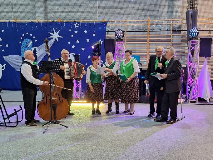 Kiermasz Bożonarodzeniowy w Lutyni