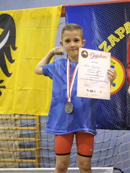 Zapaśnicy wrócili z medalami