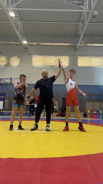 Zapaśnicy wrócili z medalami