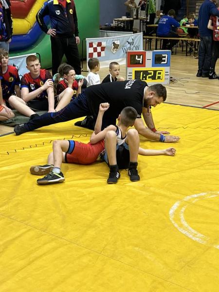 Zapaśnicy wrócili z medalami