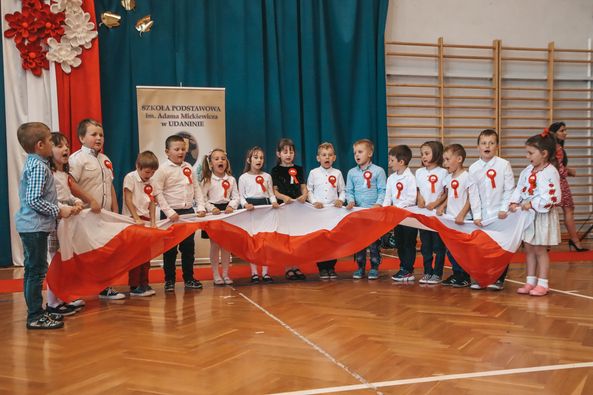 XVI Gminny  Festiwal Piosenki Patriotyczno-Religijnej w SP Udanin