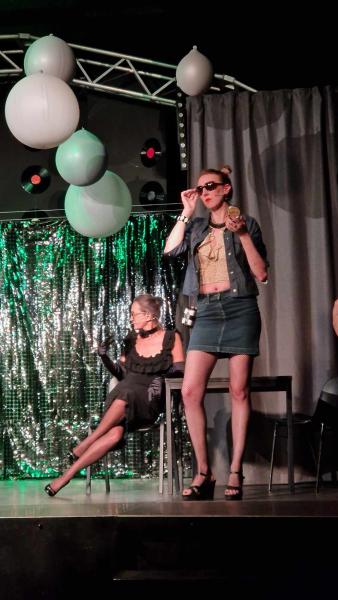 Aktorzy amatorzy zaprezentowali spektakl "Kto się boi Pani EŚ"