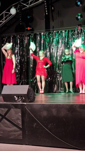 Aktorzy amatorzy zaprezentowali spektakl "Kto się boi Pani EŚ"