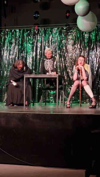 Aktorzy amatorzy zaprezentowali spektakl "Kto się boi Pani EŚ"