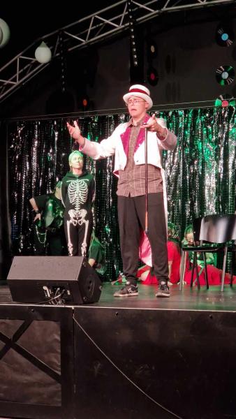 Aktorzy amatorzy zaprezentowali spektakl "Kto się boi Pani EŚ"