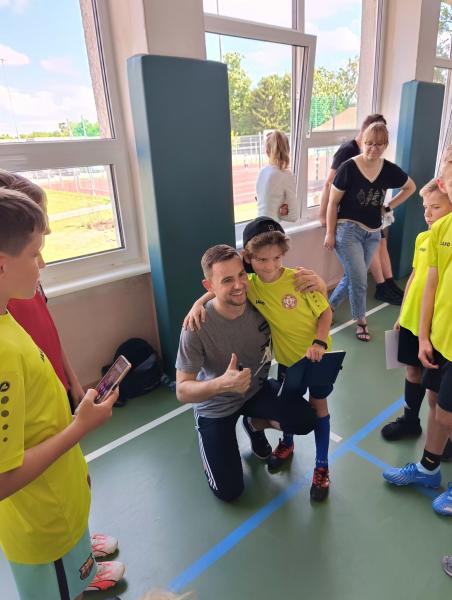 Na boisku w Kostomłotach świętowano zakończenie mijającego sezonu