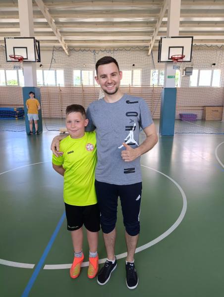 Na boisku w Kostomłotach świętowano zakończenie mijającego sezonu