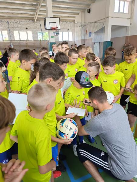 Na boisku w Kostomłotach świętowano zakończenie mijającego sezonu