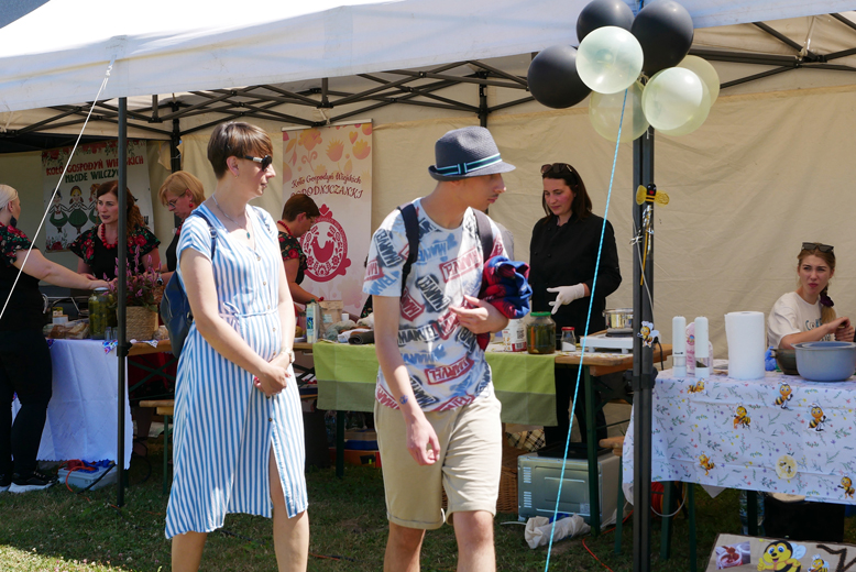 Wyłoniono mistrzów dania z miodem. W Lutyni odbył się Miodowy Piknik