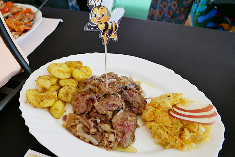 Wyłoniono mistrzów dania z miodem. W Lutyni odbył się Miodowy Piknik