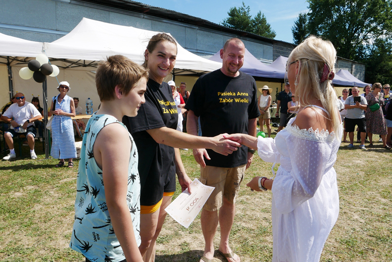 Wyłoniono mistrzów dania z miodem. W Lutyni odbył się Miodowy Piknik