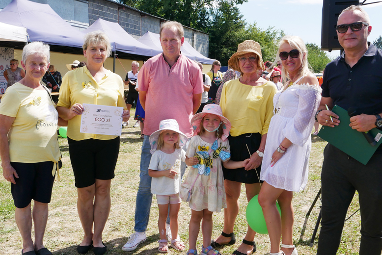 Wyłoniono mistrzów dania z miodem. W Lutyni odbył się Miodowy Piknik
