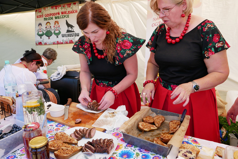 Wyłoniono mistrzów dania z miodem. W Lutyni odbył się Miodowy Piknik