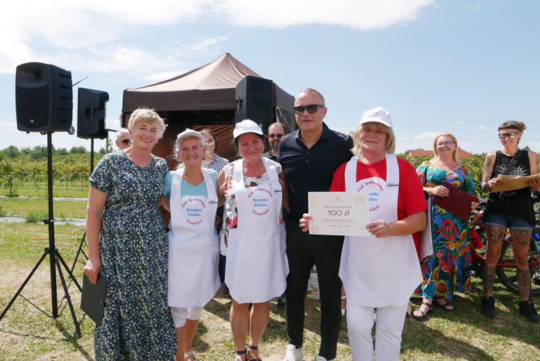 Wyłoniono mistrzów dania z miodem. W Lutyni odbył się Miodowy Piknik